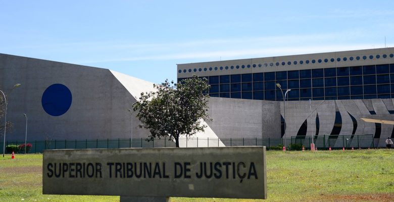 STJ: Sócios são responsabilizados por dívidas tributárias no fechamento de empresa