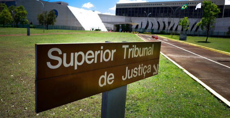 STJ isenta hora repouso alimentação de tributação